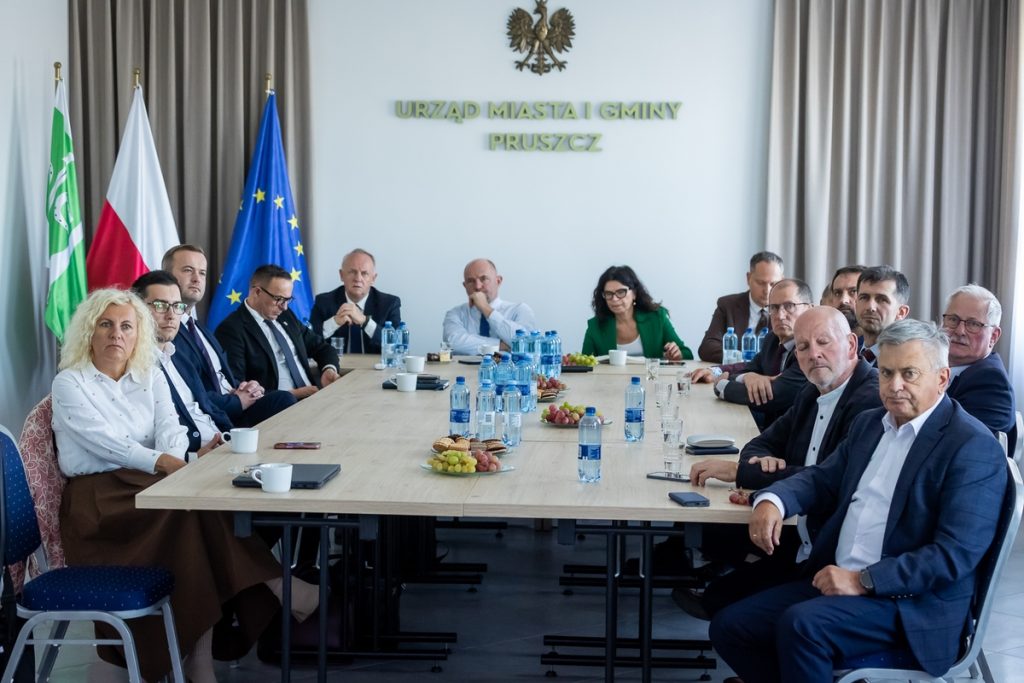 Spotkanie z samorządowcami powiatu świeckiego w sprawie strategii rozwoju województwa 2030+, fot. Tomasz Czachorowski/eventphoto dla UMWKP