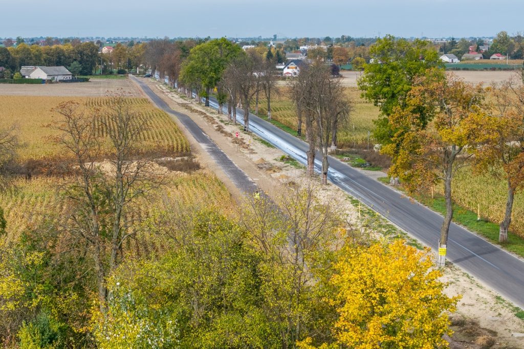 Modernizacja DW 268 i budowa ścieżki rowerowej, fot. Szymon Zdziebło/tarantoga.pl dla UMWKP