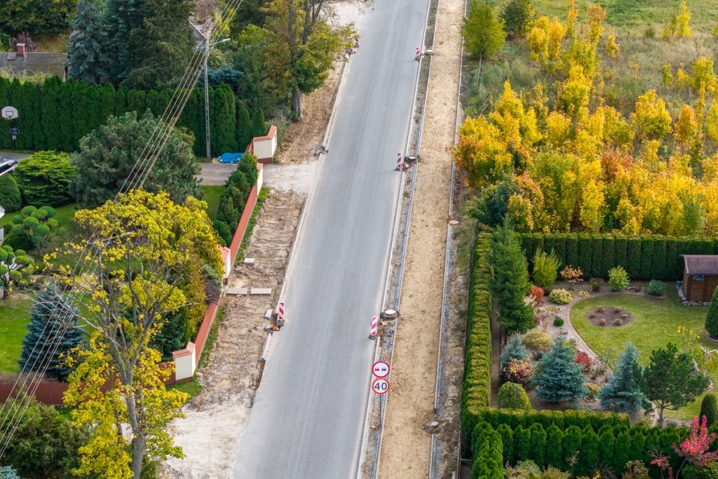 Modernizacja DW 268 i budowa ścieżki rowerowej, fot. Szymon Zdziebło/tarantoga.pl dla UMWKP