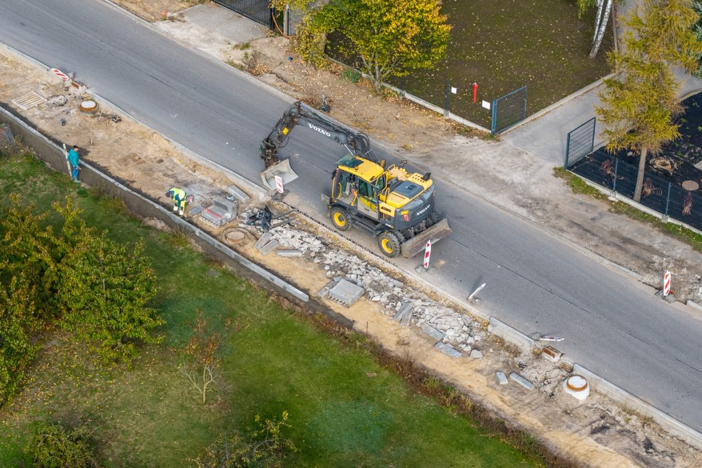 Modernizacja DW 268 i budowa ścieżki rowerowej, fot. Szymon Zdziebło/tarantoga.pl dla UMWKP