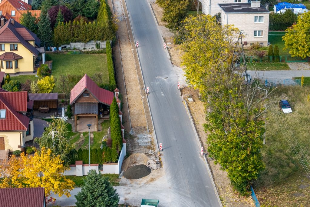 Modernizacja DW 268 i budowa ścieżki rowerowej, fot. Szymon Zdziebło/tarantoga.pl dla UMWKP