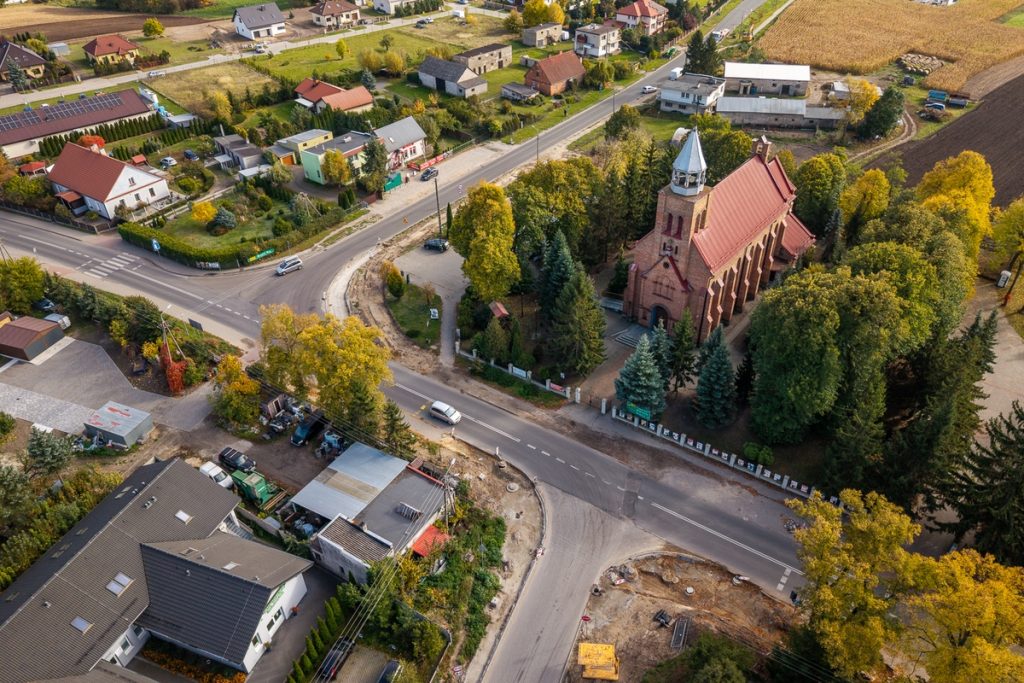 Modernizacja DW 268 i budowa ścieżki rowerowej, fot. Szymon Zdziebło/tarantoga.pl dla UMWKP