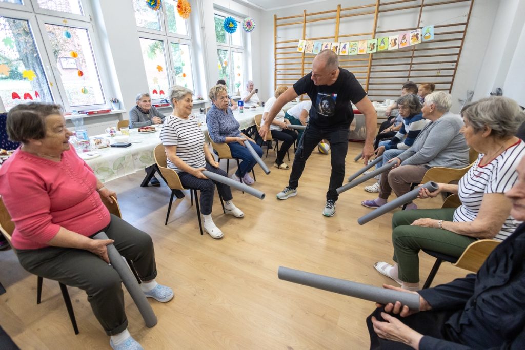Zajęcia dla seniorów w Trzebczyku Szlacheckim, fot. Mikołaj Kuras dla UMWKP