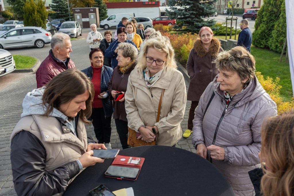 Dystrybucja tuszek w Żninie, fot. Mikołaj Kuras dla UMWKP