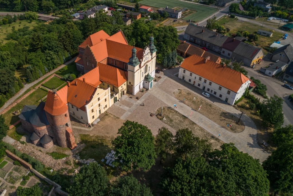Strzelno z lotu ptaka, fot. Szymon Zdziebło/tarantoga.pl dla UMWKP