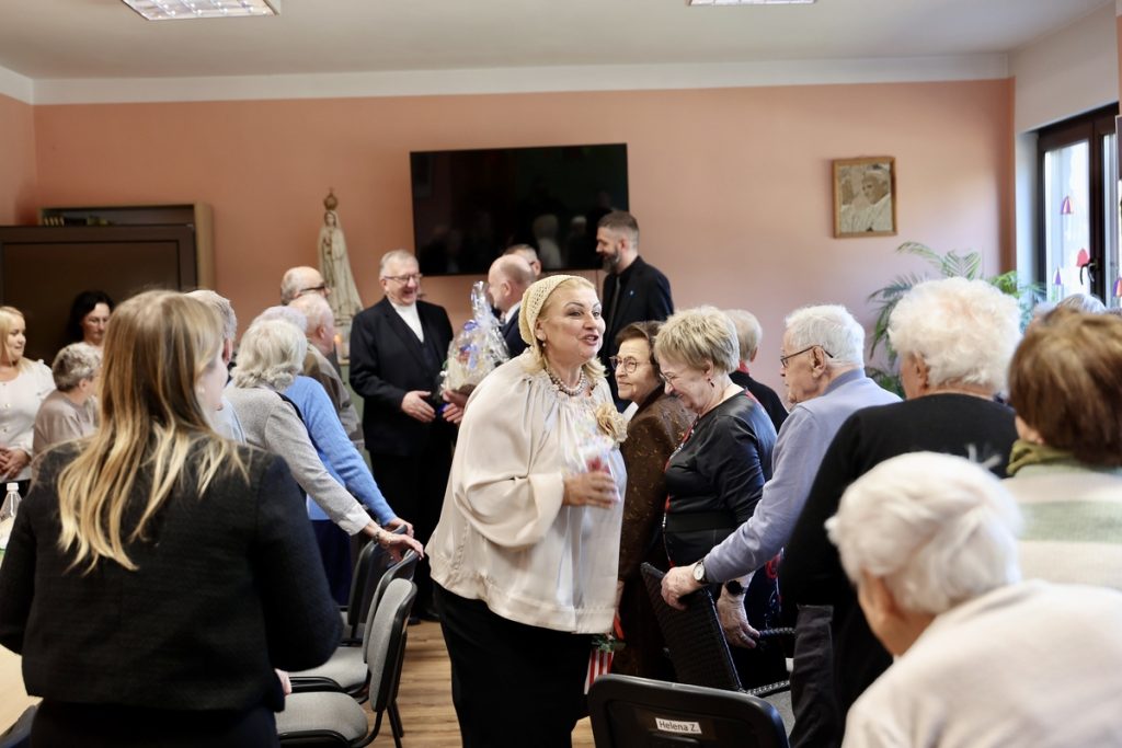 Przekazanie czujek dla seniorów, fot. Andrzej Goiński/UMWKP