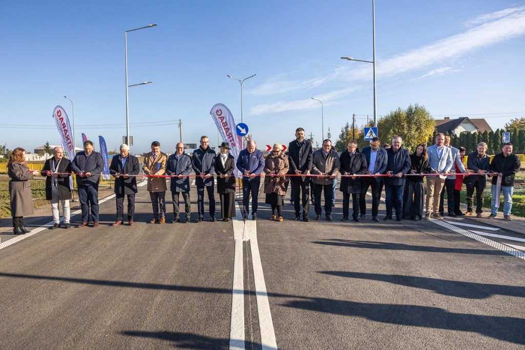 Otwarcie obwodnicy Mogilna, fot. Szymon Zdziebło/tarantoga.pl dla UMWKP
