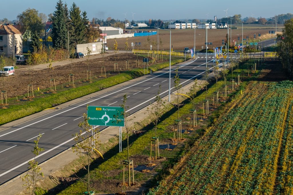 Otwarcie obwodnicy Mogilna, fot. Szymon Zdziebło/tarantoga.pl dla UMWKP