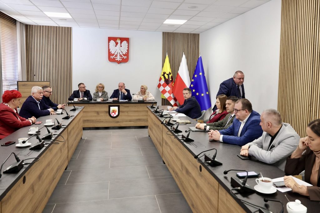 Spotkanie w Starostwie Powiatowym w Mogilnie, fot. Andrzej Goiński/UMWKP