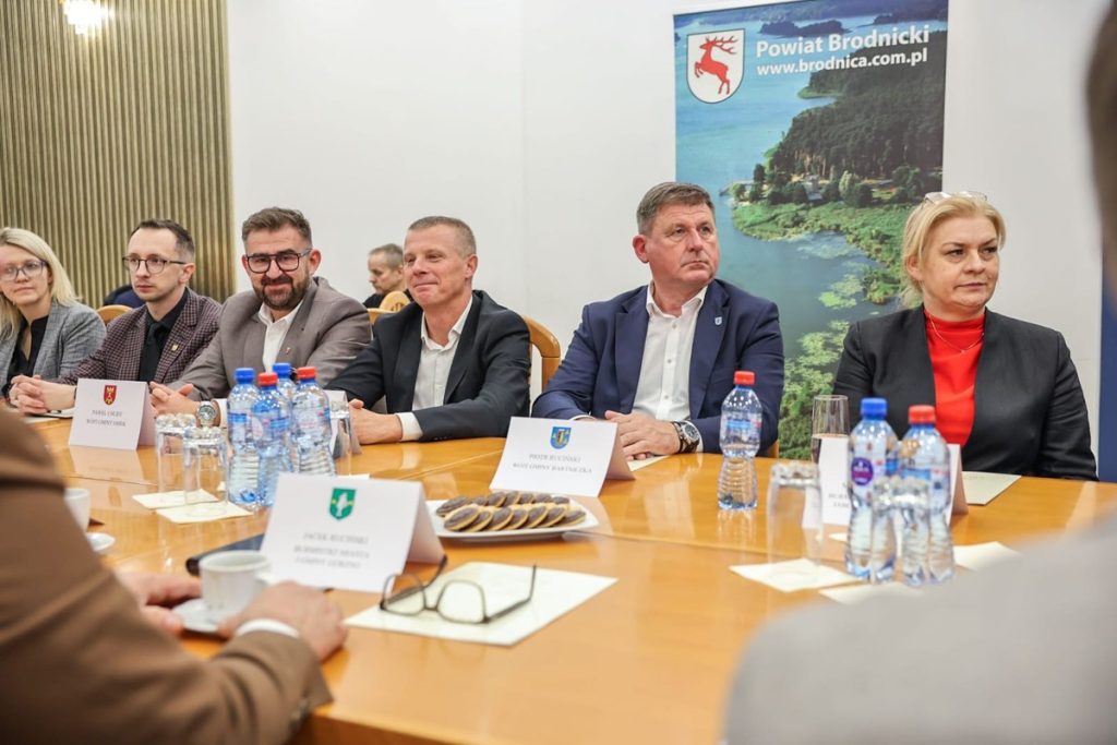 Spotkanie z samorządowcami powiatu brodnickiego, fot. Szymon Zdziebło/tarantoga dla UMWKP