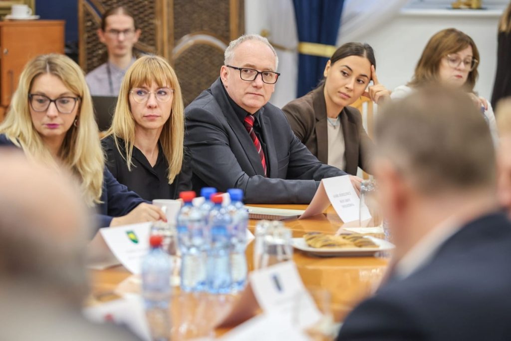 Spotkanie z samorządowcami powiatu brodnickiego, fot. Szymon Zdziebło/tarantoga dla UMWKP