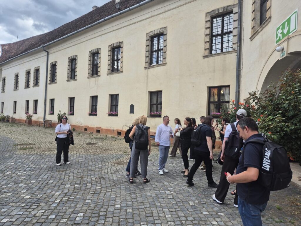 Transport i dostępność usług na obszarach wiejskich – doświadczenia z Węgier (projekt Smooty – Interreg Europa)