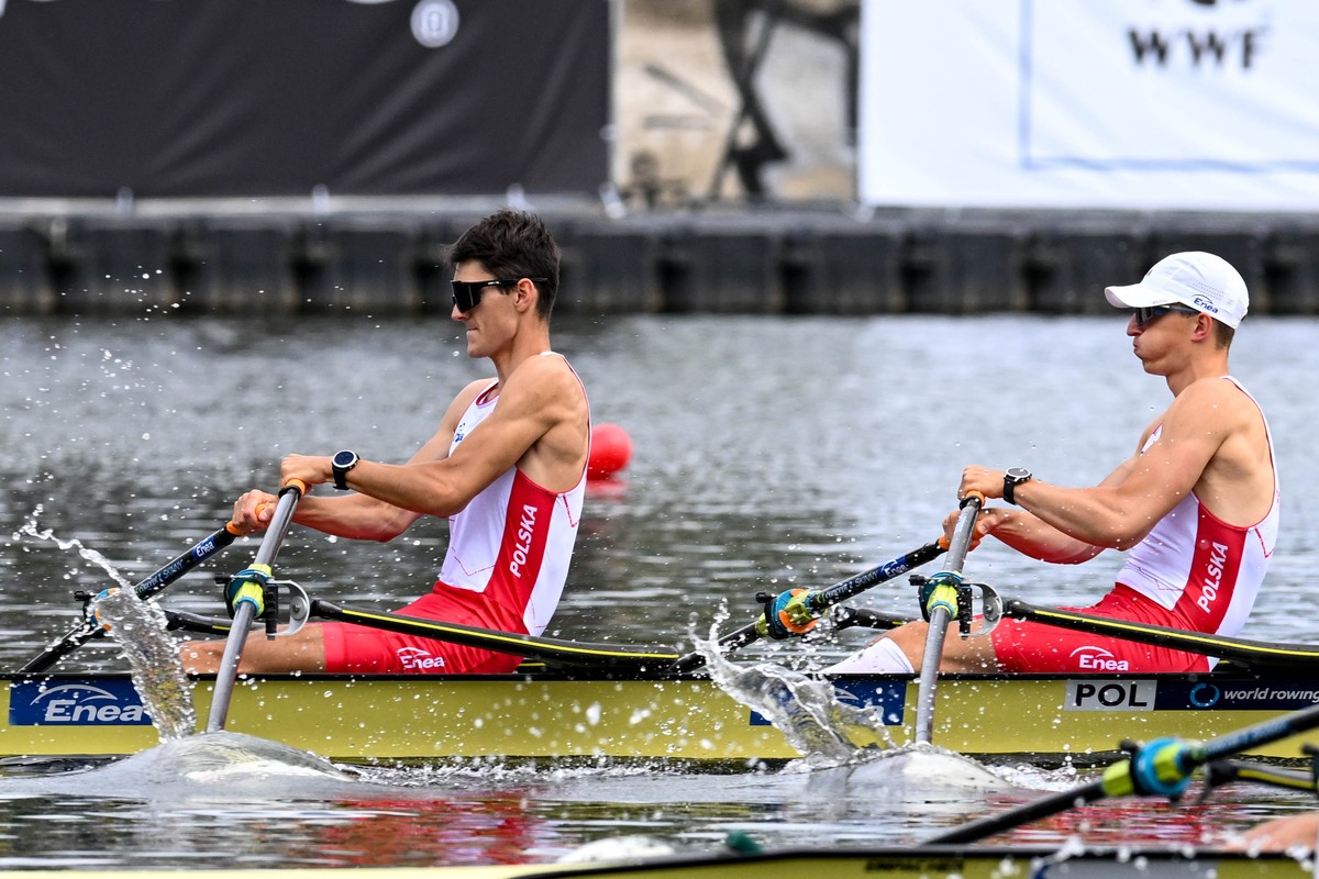 Kacper Mickiewicz w kajaku podczas zawodów