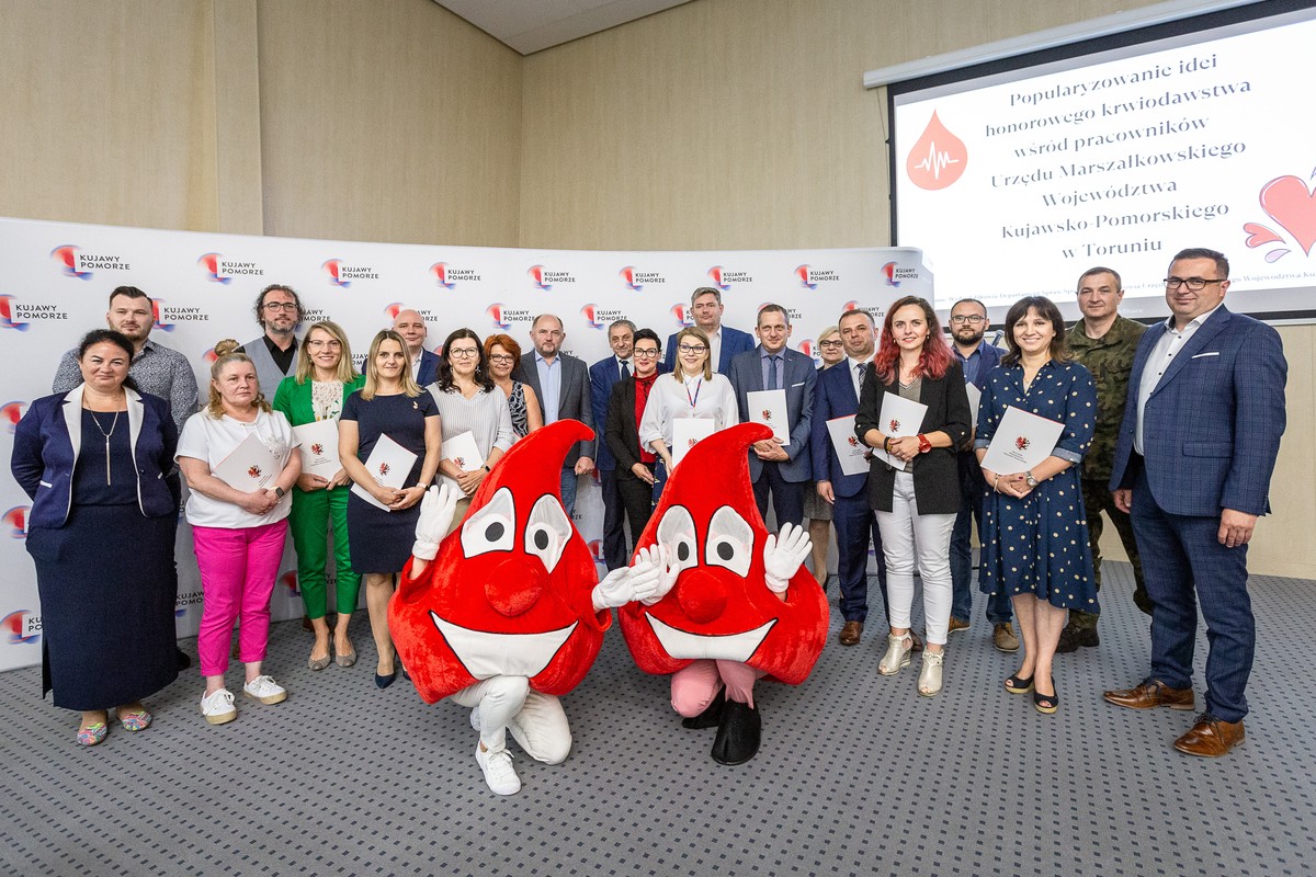 Honorowi Krwiodawcy z Urzędu Marszałkowskiego Województwa Kujawsko-Pomorskiego w Toruniu, Fot. Szymon Ździebło
