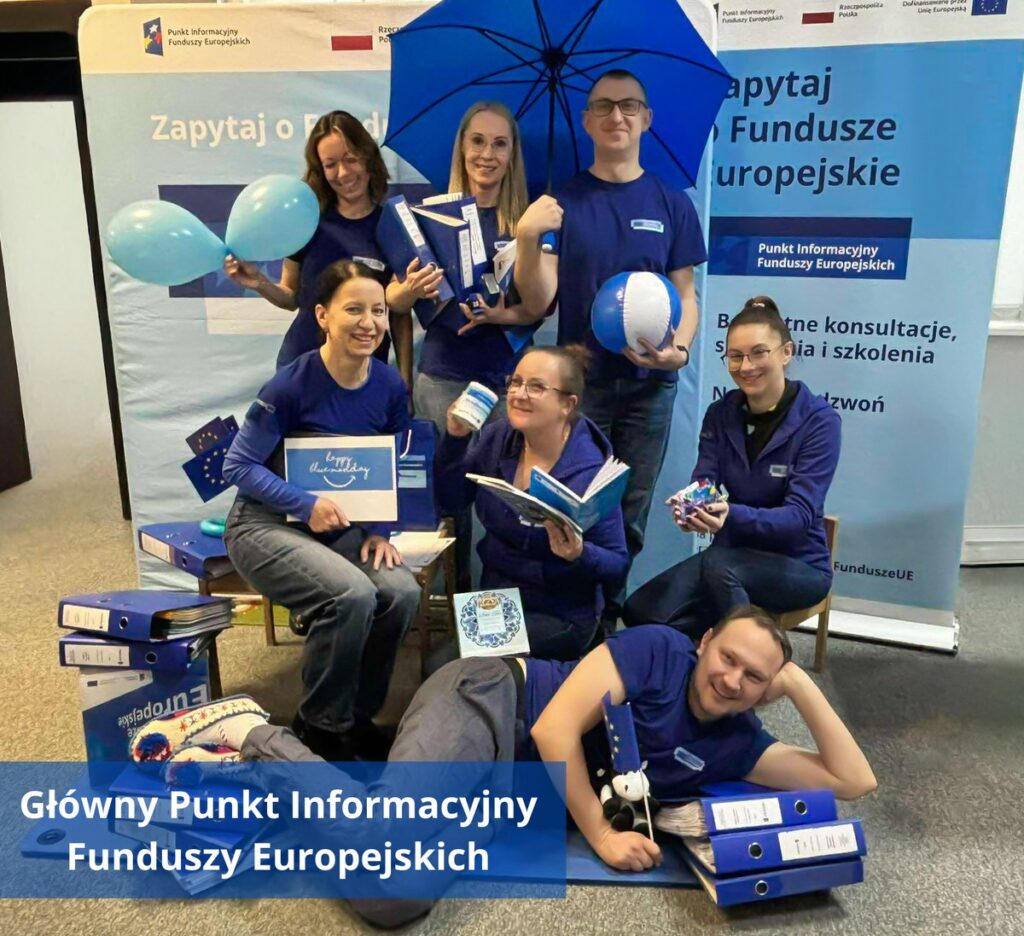 Pracownicy Głównego Punktu Informacyjnego Funduszy Europejskich, zdjęcie na konkurs „Odczarujmy Blue Monday” 2026