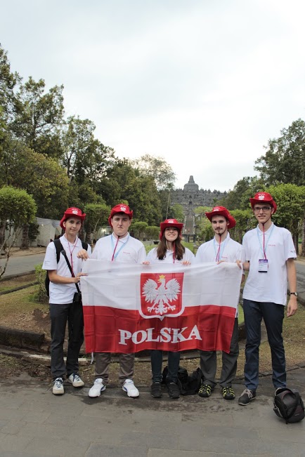 Reprezentacja Polski na 9 Międzynarodowej Olimpiady Astronomii i Astrofizyki w Indonezji, fot. Z .Kaczmarek