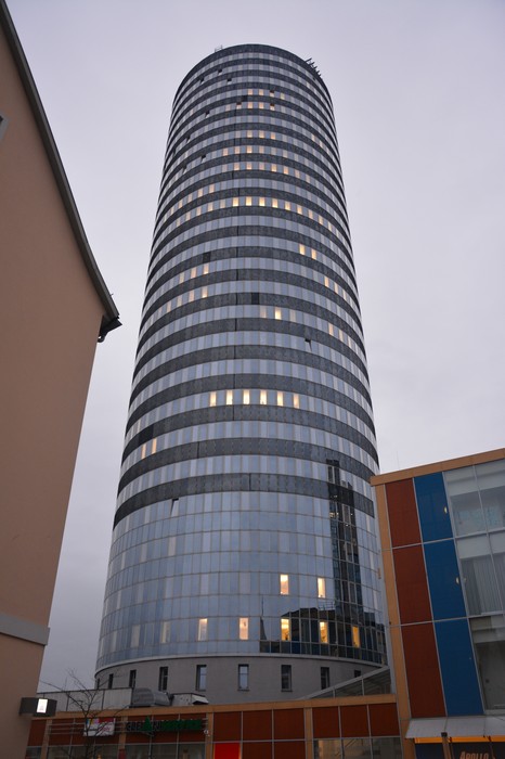 Budynek w kształcie lunety - JENA