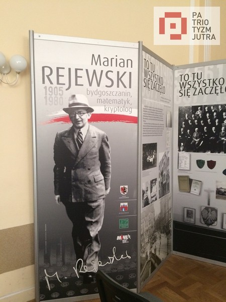 Wystawa poświęcona Marianowi Rejewskiemu przygotowana przez PBW w Bydgoszczy