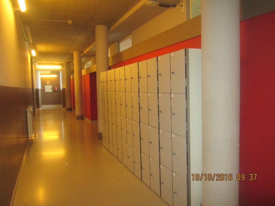 Wnętrze gimnazjum w Andorze