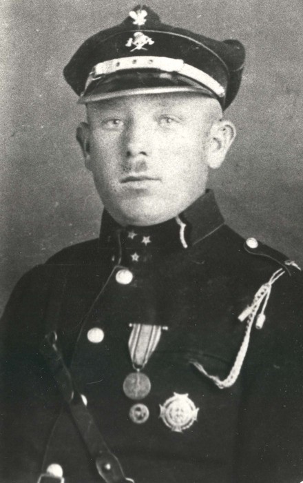 Władysław Klimek w mundurze ochotniczej straży pożarnej poseł na sejm, zamordowany w Łopatkach, (Zbiory H. Klimka)