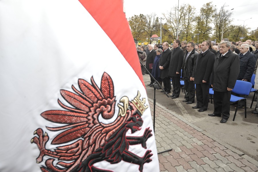 Odsłonięcie pomnika Władysława Raczkiewicza przed Urzędem Marszałkowskim w Toruniu, 25 października 2010r.