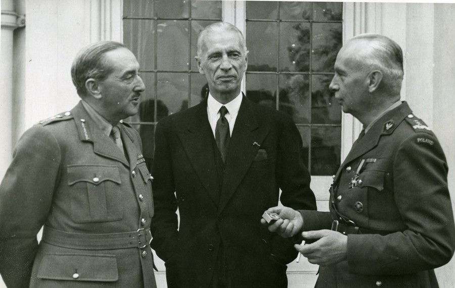 Marszałek Brook, W. Raczkiewicz i gen. K. Sosnkowski, Londyn październik 1943, fot. Archiwum Emigracji UMK