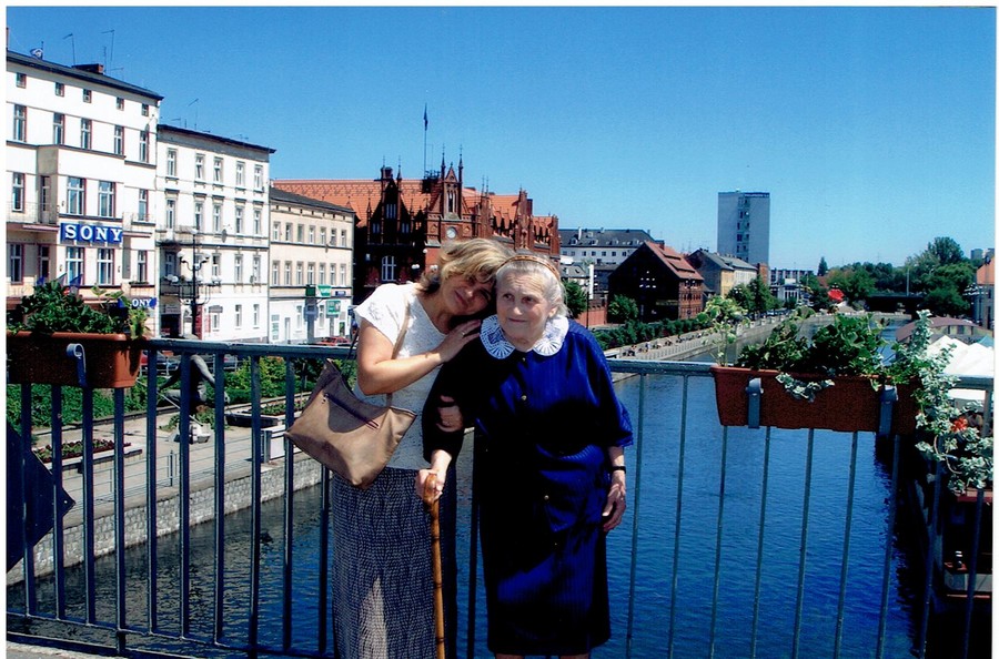 Pani Janina Bernasiak z córką w Bydgoszczy (2006), fot. archiwum rodzinne