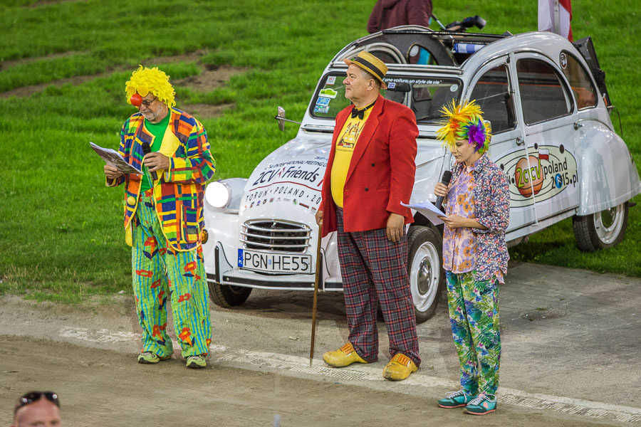 Otwarcie 21. Międzynarodowego Zlotu Miłośników Citroëna 2CV w Toruniu (7), fot. Szymon Zdziebło