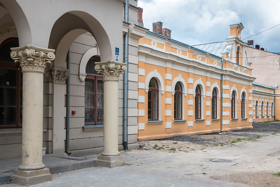 Zabytkowy XIX-wieczny dworzec kolejowy w Aleksandrowie Kujawskim, fot. Szymon Zdziebło