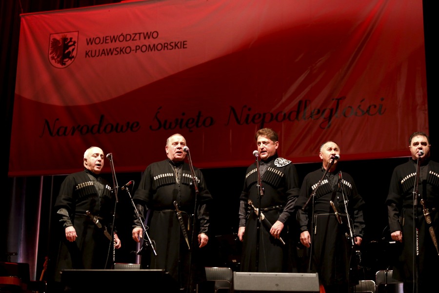 Koncert „Kujawsko-pomorskie śpiewanie z gwiazdami” z okazji Narodowego Święta Niepodległości, fot. Mikołaj Kuras