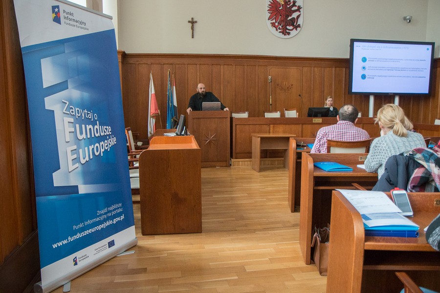 Spotkania szkoleniowe dla przedsiębiorców zainteresowanych aplikowaniem o środki pochodzące z RPO 2014-2020, Toruń, fot. Szymon Zdziebło/tarantoga.pl