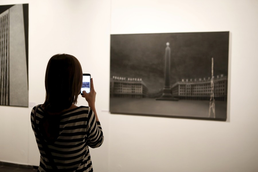 Wernisaż wystaw „Czasami coś widać” i „Masa i władza” w Galerii Wozownia w Toruniu, fot. Mikołaj Kuras