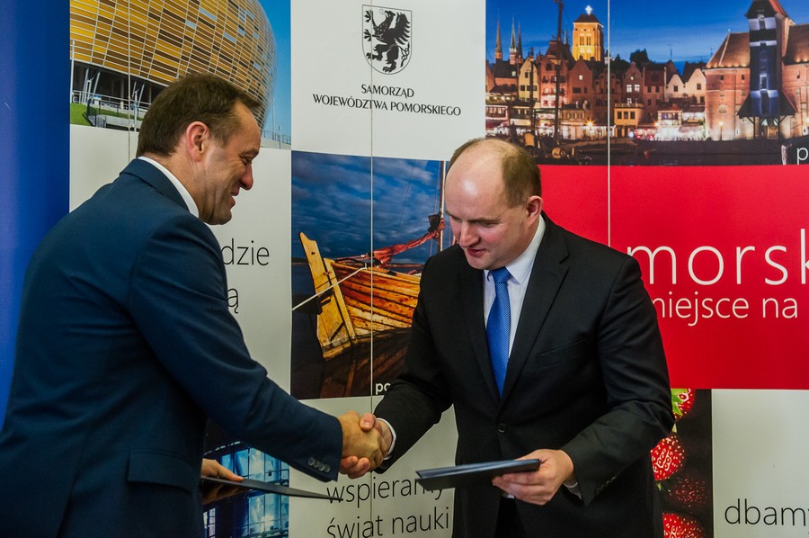 Podpisanie deklaracji współpracy na rzecz rewitalizacji i przywrócenia znaczenia gospodarczego dolnej Wisły, fot. Mateusz Ochocki/KFP