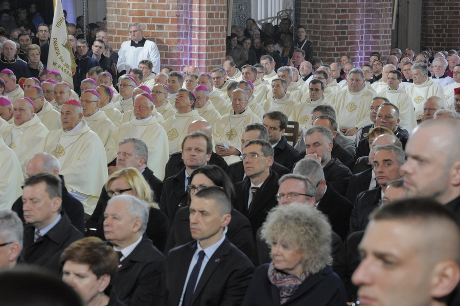 Uroczysta msza święta z okazji 1050. rocznicy Chrztu Polski w katedrze gnieźnieńskiej, fot. J. Andrzejewski