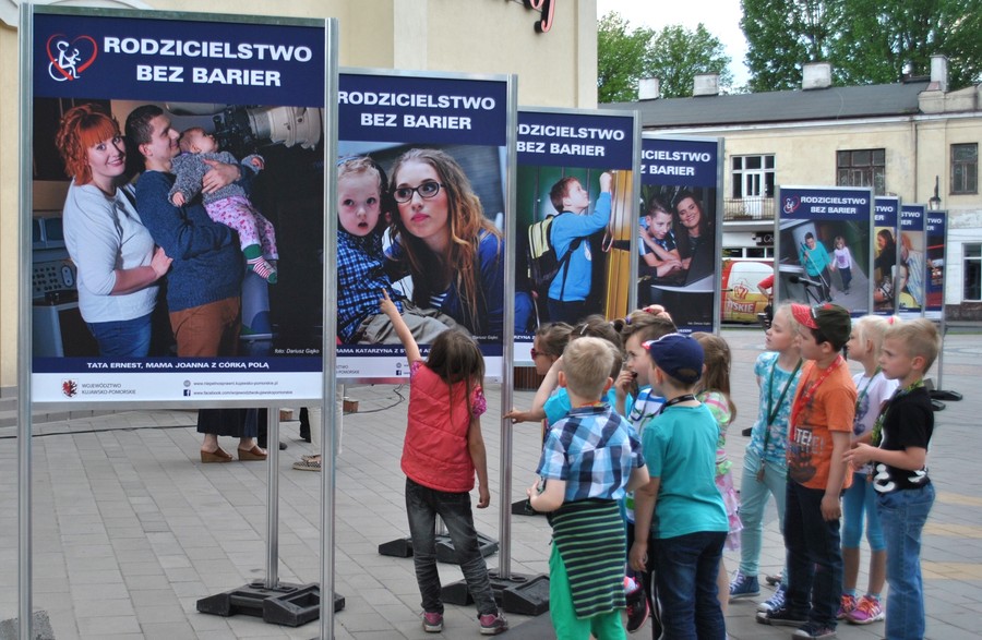 11.05.2016 Otwarcie wystawy „Rodzicielstwo bez barier” w Ciechocinku, fot. Justyna Małecka