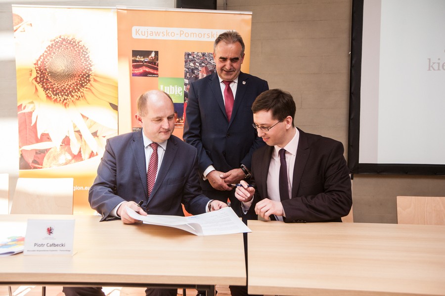 Uroczystość podpisania umów z lokalnymi grupami działania, fot. Andrzej Goiński