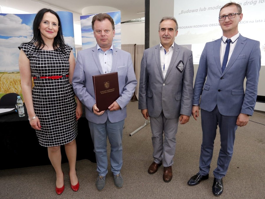 Uroczystość podpisywania umów o dofinansowanie inwestycji w ramach PROW, fot. Mikołaj Kuras.