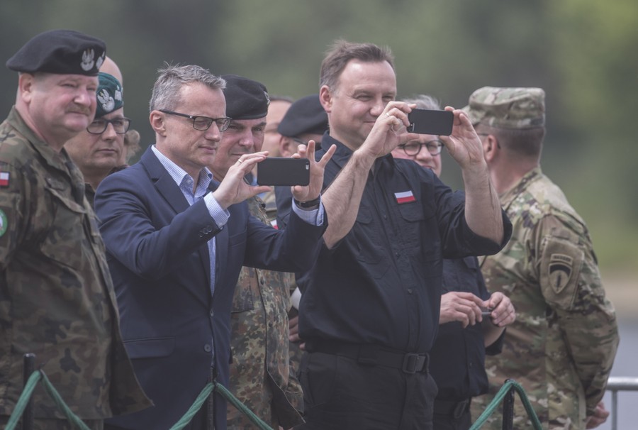 Prezydent Andrzej Duda podczas manewrów wojskowych NATO Anakonda-16 w Chełmnie, fot. Daniel Pach