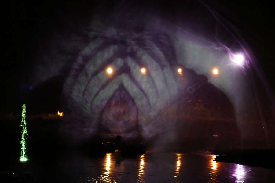 Zeszłoroczna instalacja „Water Concept Opera” w ramach 7. Międzynarodowego Festiwalu Światła Bella Skyway Festiwal w Toruniu, fot. Mikołaj Kuras