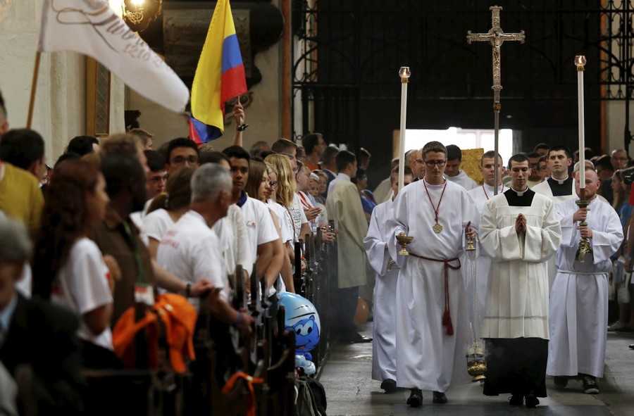 Msza święta w Katedrze św. Janów w Toruniu z udziałem pielgrzymów udających się na ŚDM do Krakowa, fot. Mikołaj Kuras