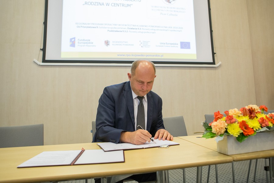 Ceremonia podpisania umowy partnerstwa, fot. Szymon Zdziebło/tarantoga.pl  