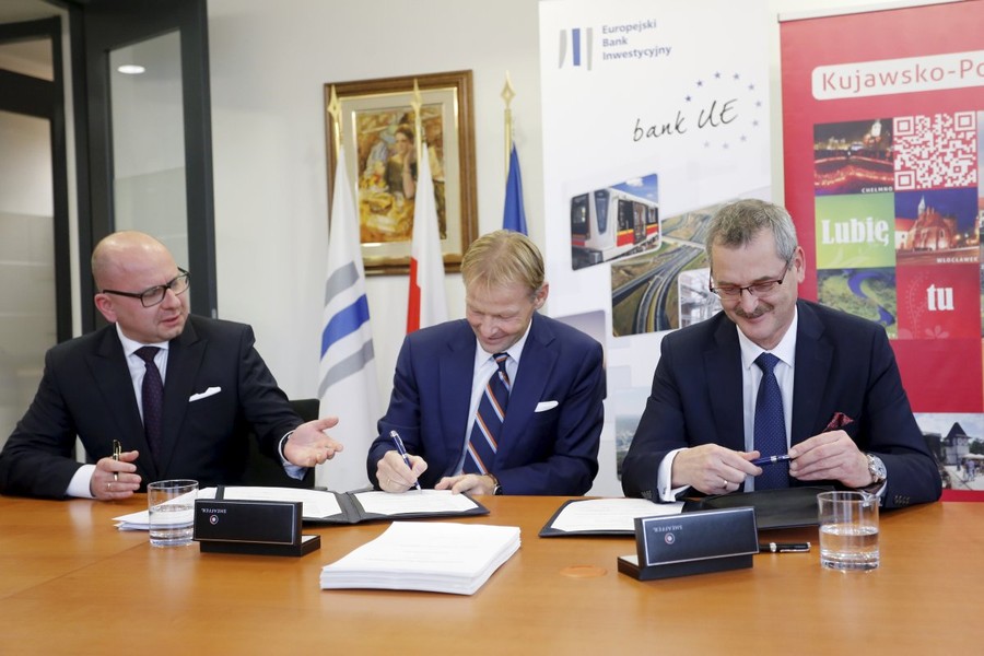 Ceremonia podpisania umowy z EBI w sprawie środków na rozbudowę WSZ w Toruniu, fot. Mikołaj Kuras