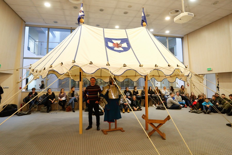 Symboliczne przekazanie namiotów dla Chorągwi Husarskiej Województwa Kujawsko-Pomorskiego, fot. Mikołaj Kuras