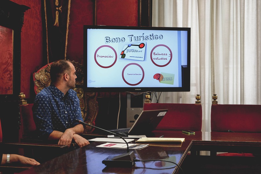 Prezentacja dotycząca strategii promocji miasta Granada - karta Bono Turismo - jej cele i założenia
